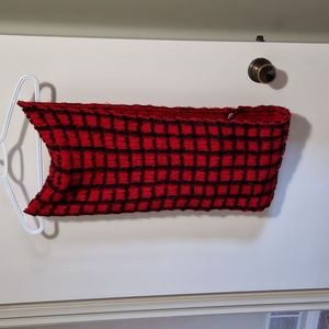 NWOT Red and black round scarf